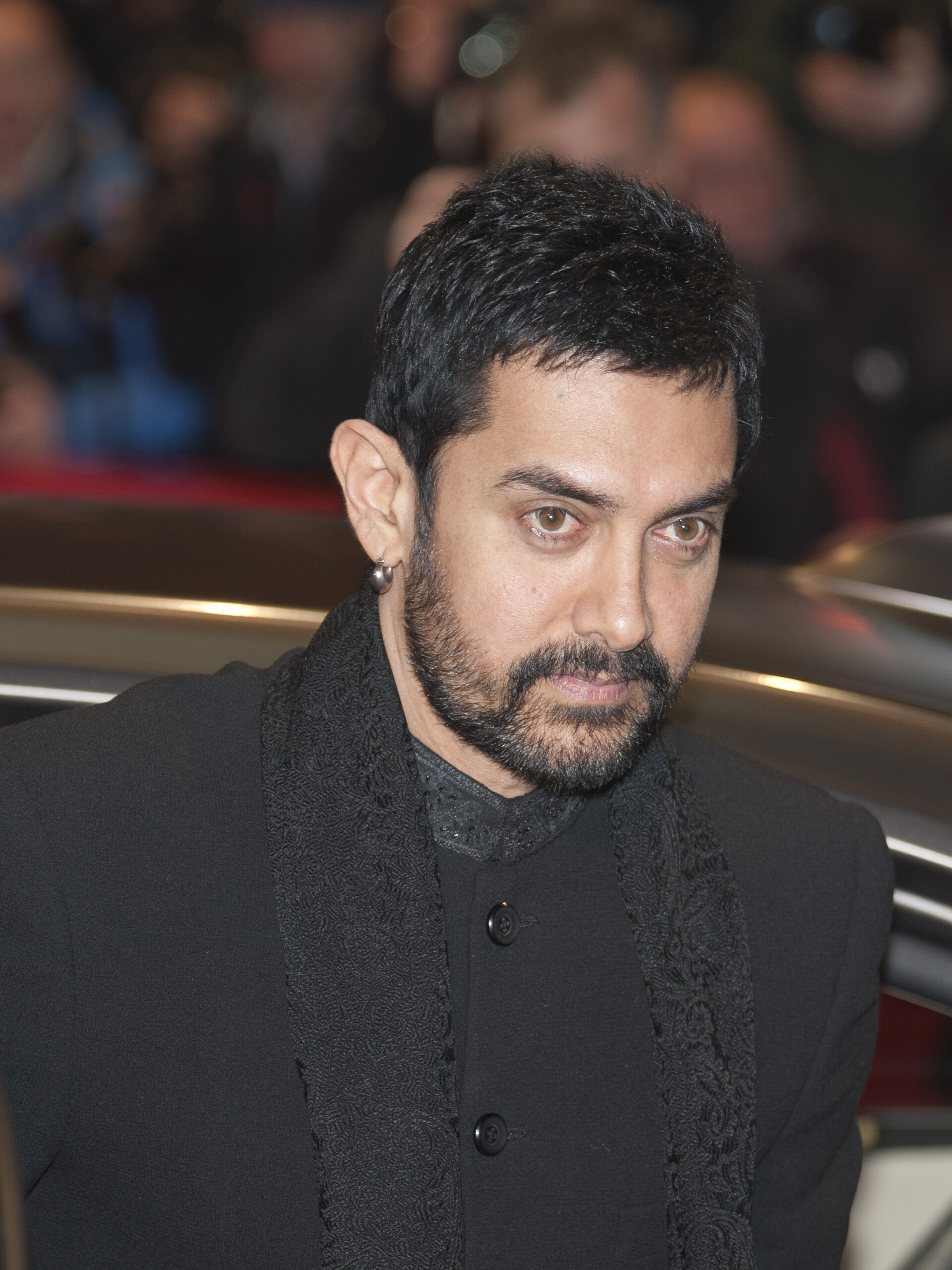 Aamir Khan ने रचाई शादी! Gauri Spratt के साथ Mumbai के घर पर हुई Intimate Wedding
