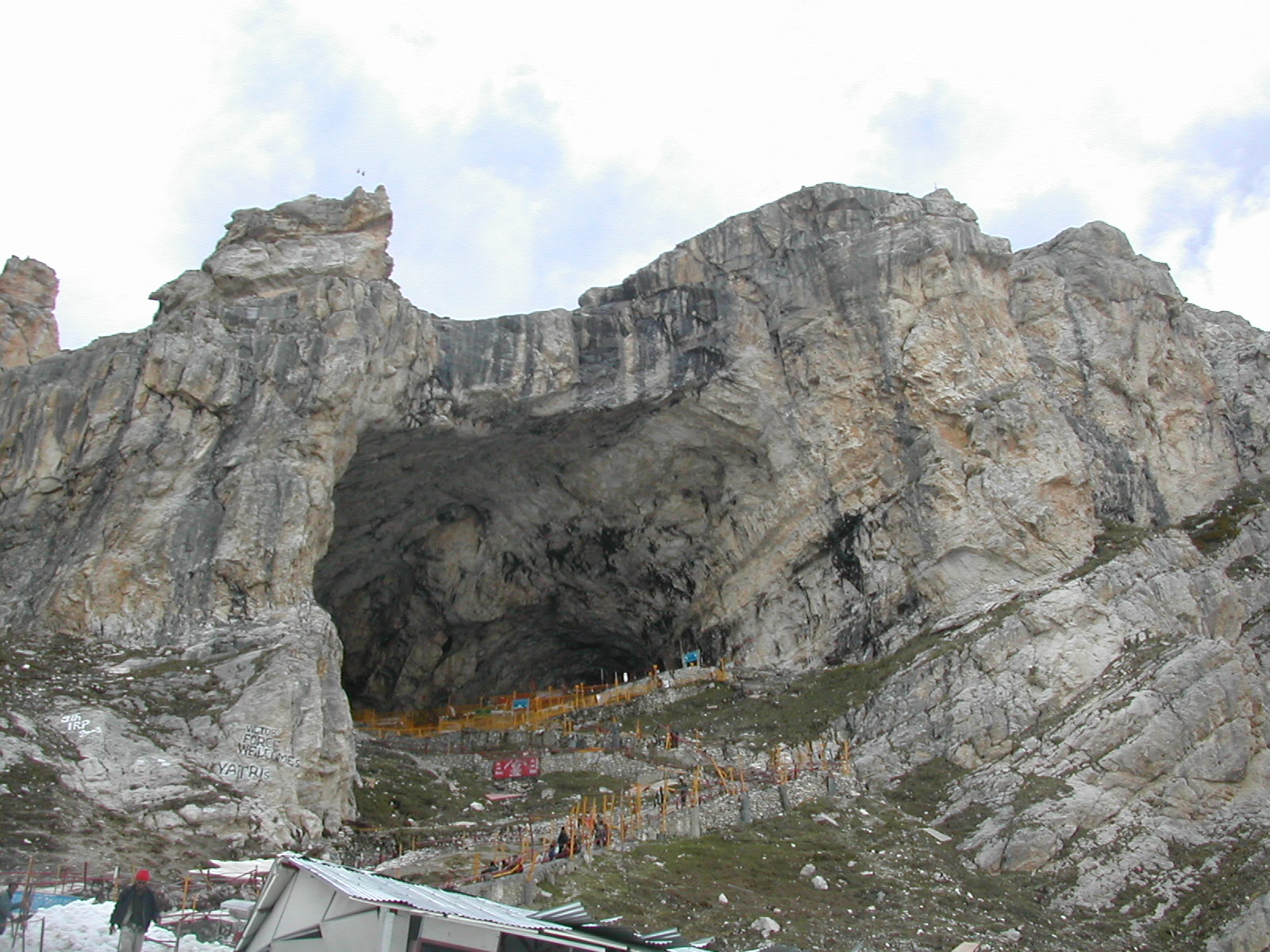 मौसम की मार: Amarnath और Vaishno Devi Yatra अस्थायी रूप से रोकी गई