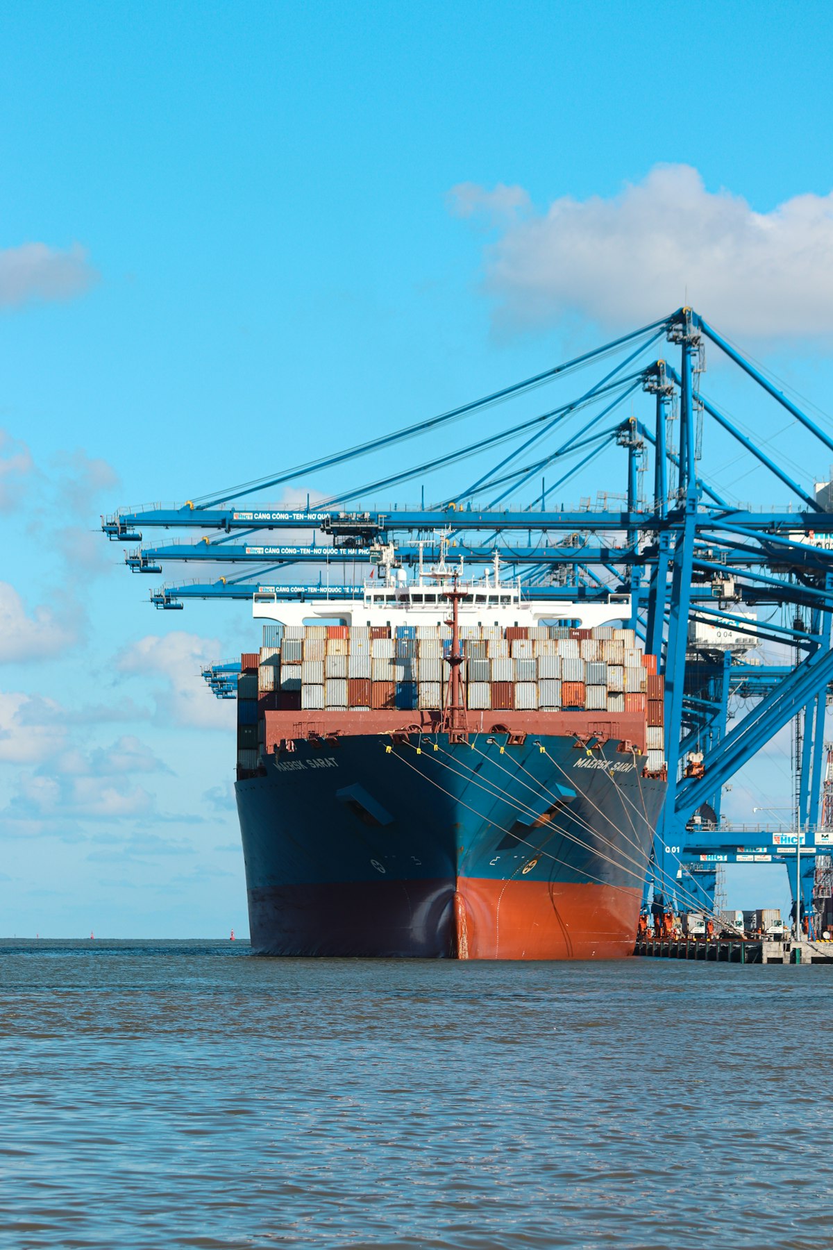 Cargo shipping port